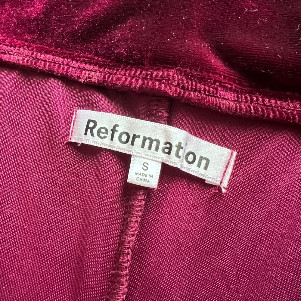 Reformation off-shoulder velvet dress - Picture 6 of 8